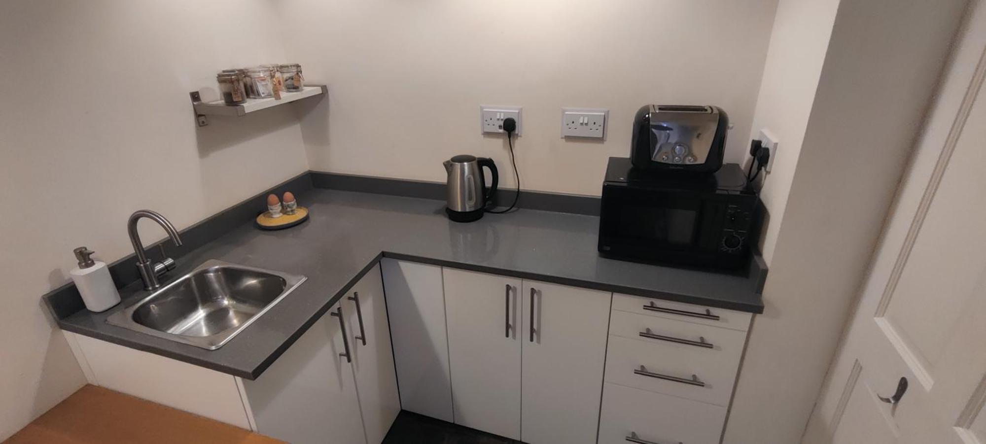 Private Annex To Victorian Villa, With Kitchen And Free Parking Тодморден Екстериор снимка